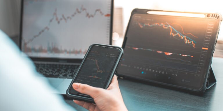 هل يعود الذهب إلى ما دون 2000 دولار؟ توقعات وتحليل أسعار الذهب في 2024